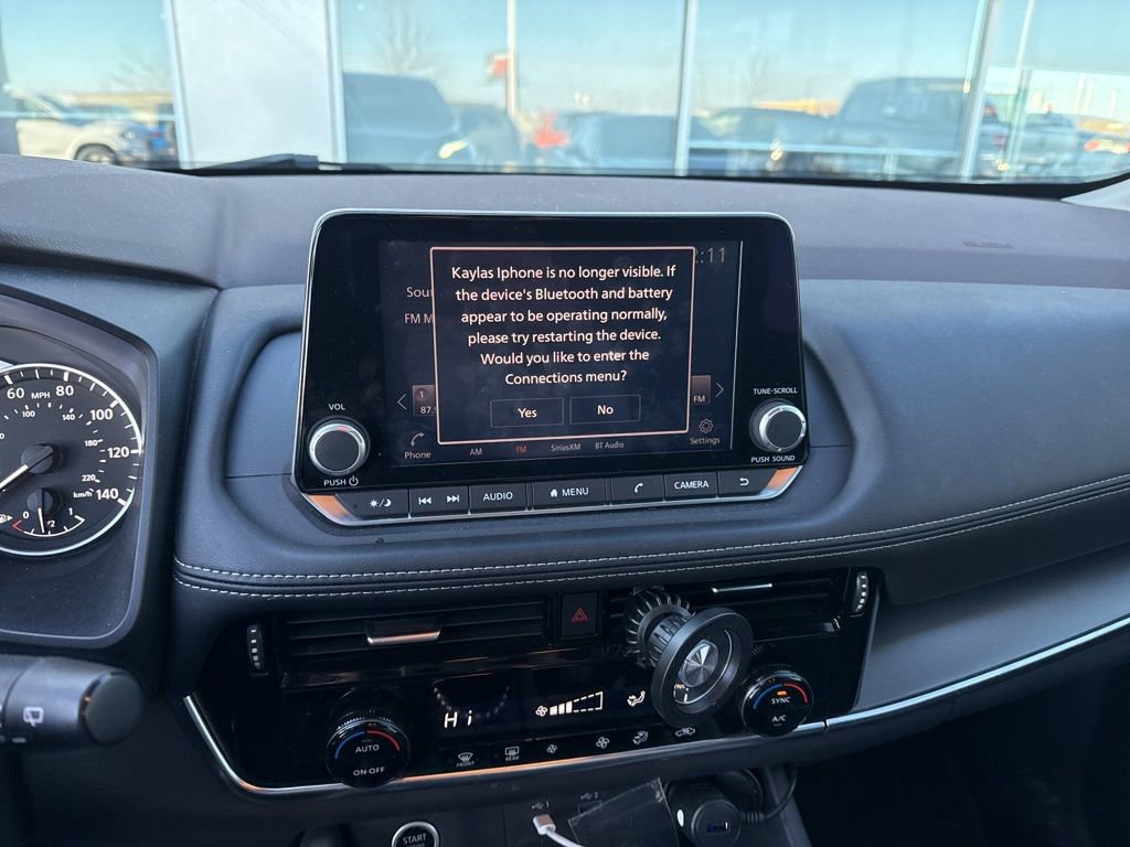 Used 2022 Nissan Rogue SV image 12