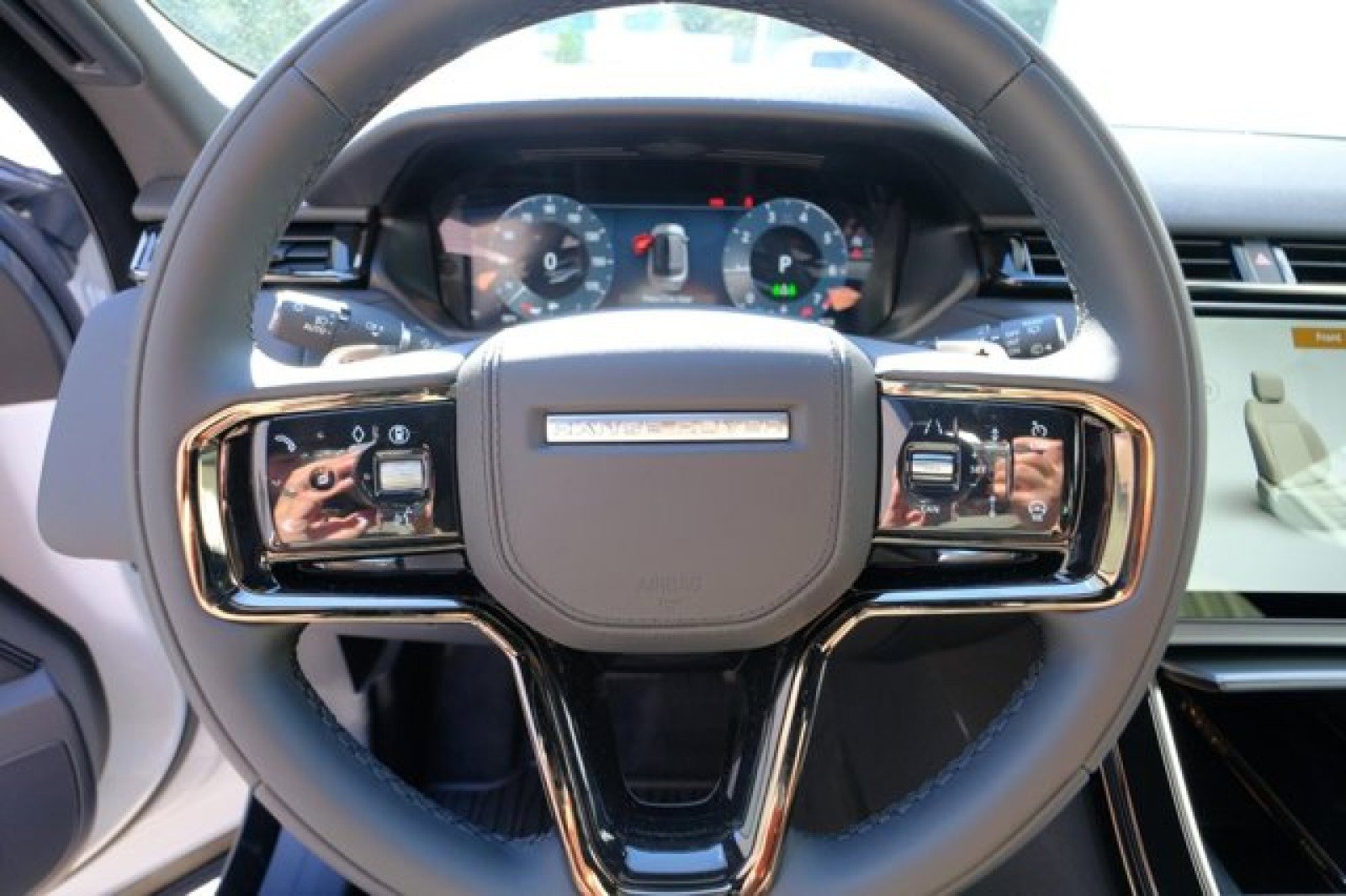 New 2025 Land Rover Range Rover Velar S image 27