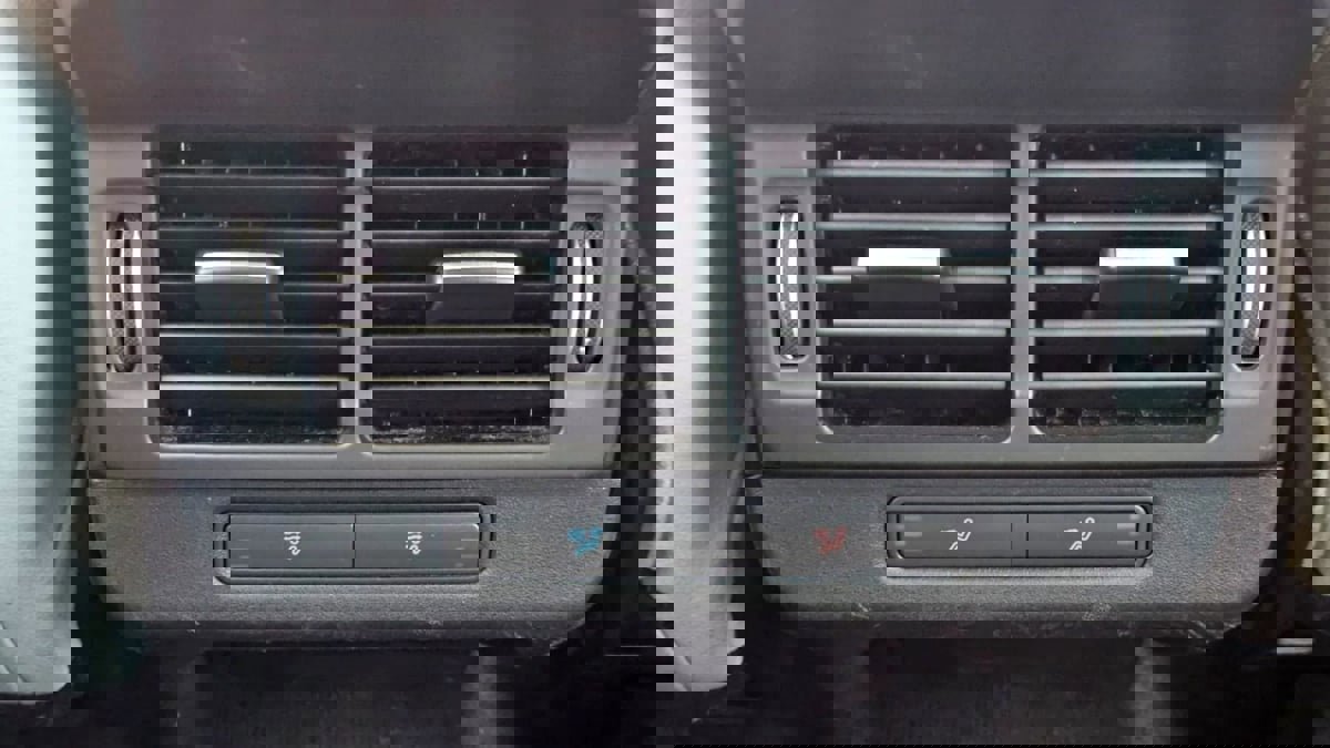 Used 2021 Land Rover Range Rover Evoque S image 46