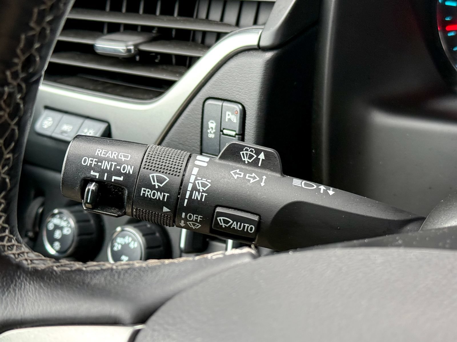 Certified 2020 Chevrolet Tahoe Premier AWD/4WD image 28