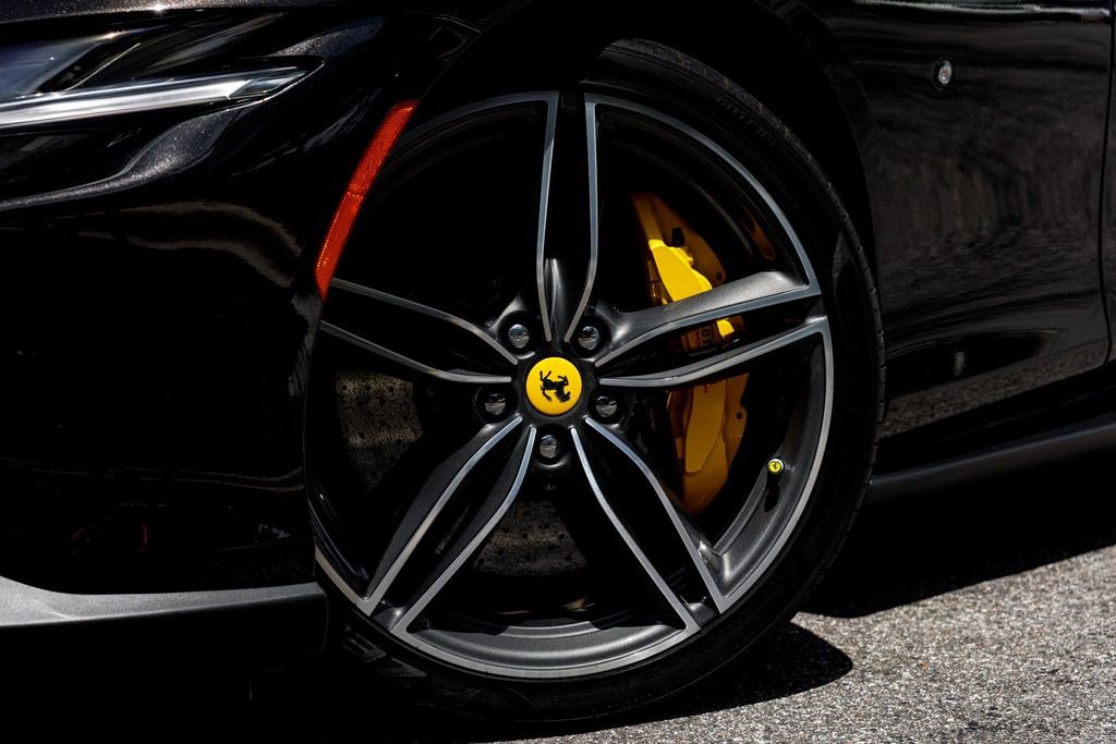 Used 2022 Ferrari Roma RWD image 39
