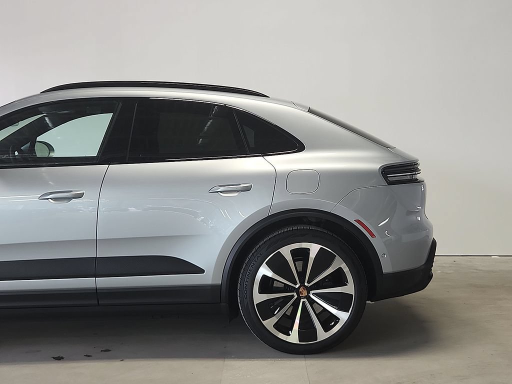 New 2026 Porsche Macan 4 Electric AWD/4WD image 7