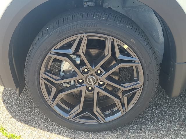 New 2026 Nissan Kicks SR w/ Cold Weather Package AWD/4WD image 9