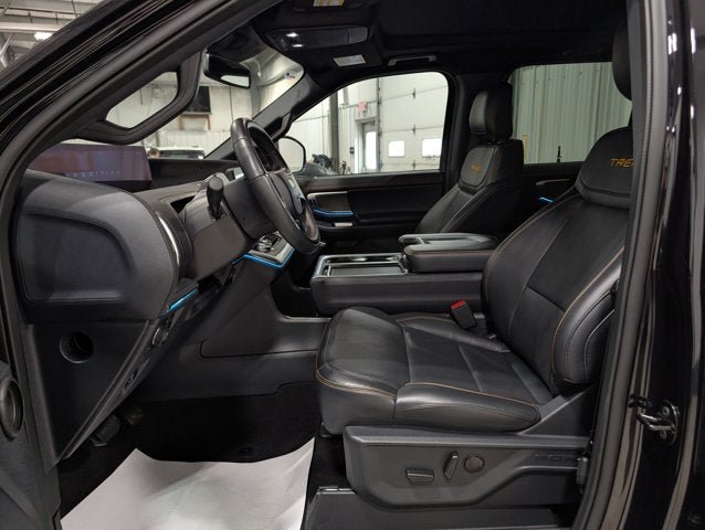 Used 2025 Ford Expedition Tremor AWD/4WD image 16