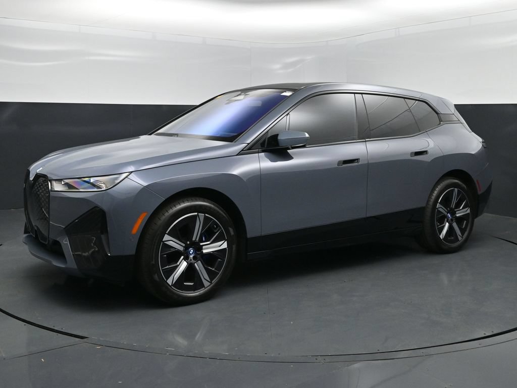 Used 2023 BMW iX xDrive50 w/ Sport Package AWD/4WD image 1