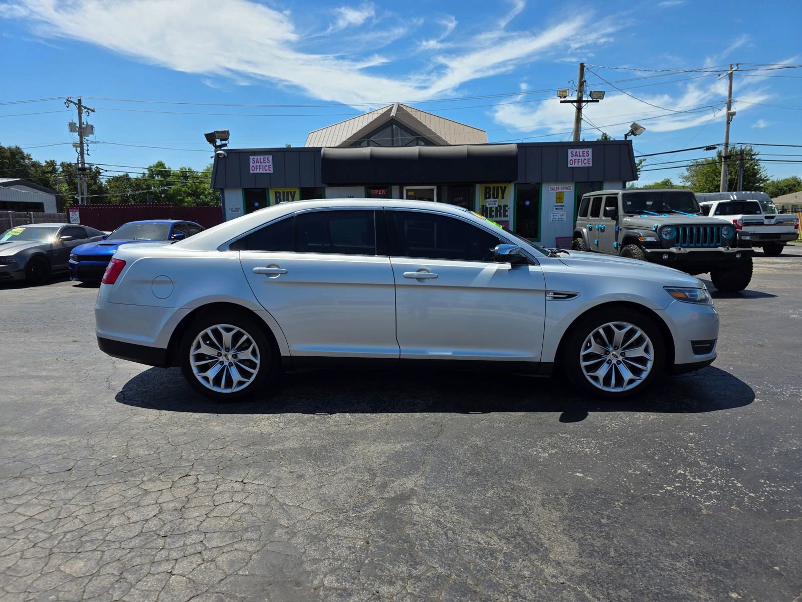 Used 2017 Ford Taurus Limited FWD image 22