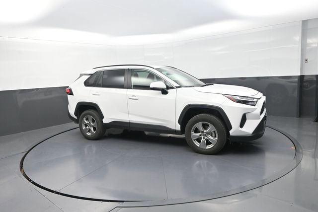 Used 2025 Toyota RAV4 XLE AWD/4WD image 19