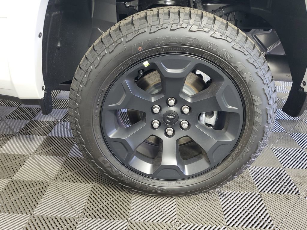 New 2026 RAM 1500 4x4 Crew Cab image 29