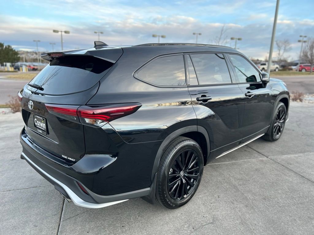 Used 2026 Toyota Highlander XSE image 8