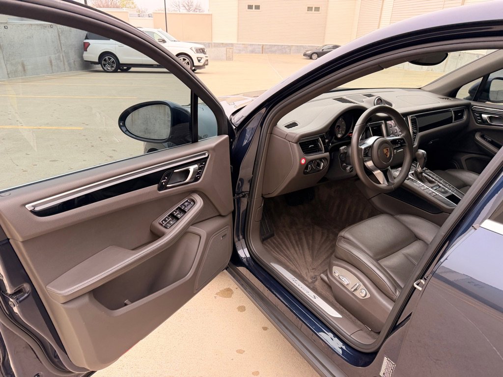 Used 2017 Porsche Macan S image 10