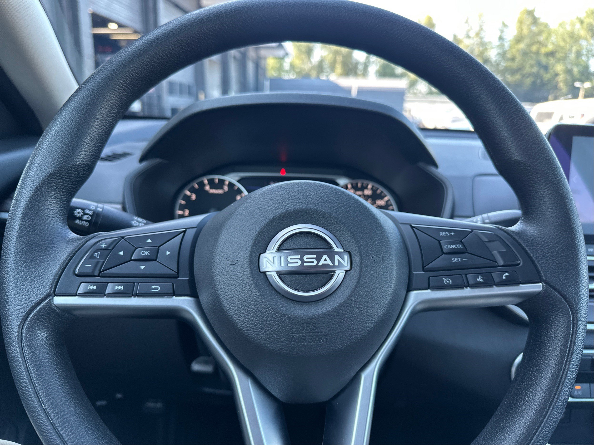 Used 2024 Nissan Altima 2.5 SV FWD image 18