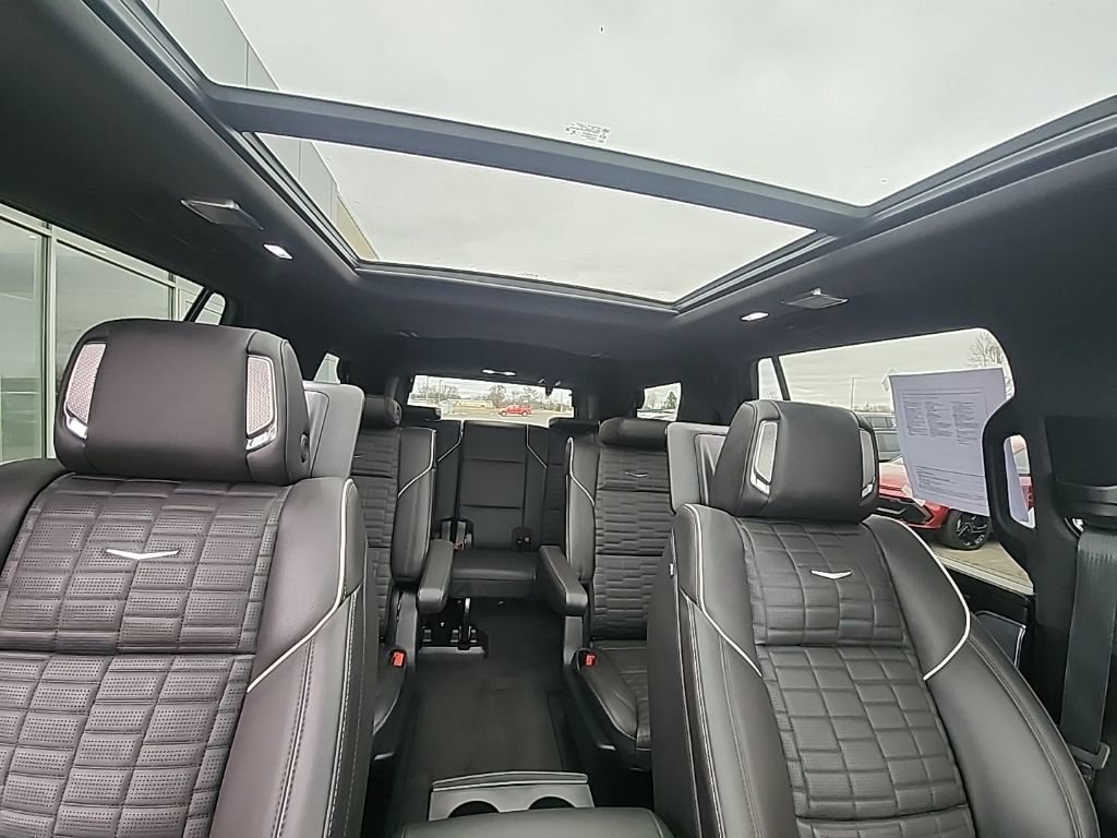 Used 2025 Cadillac Escalade V image 20
