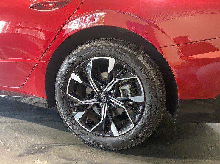 Used 2025 Hyundai Sonata SEL FWD image 11