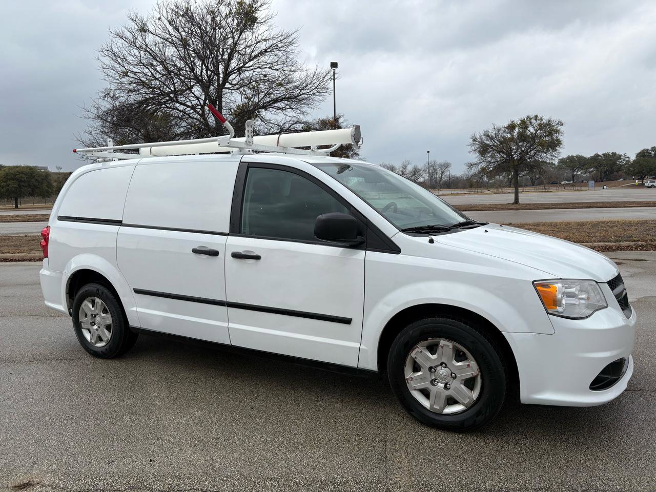 Used 2013 RAM C/V Tradesman image 39