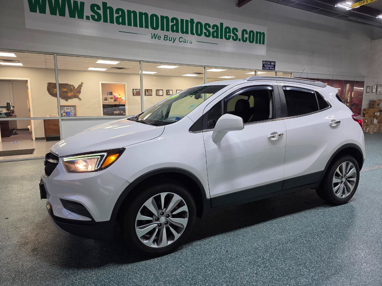 Used 2020 Buick Encore Preferred AWD/4WD image 2