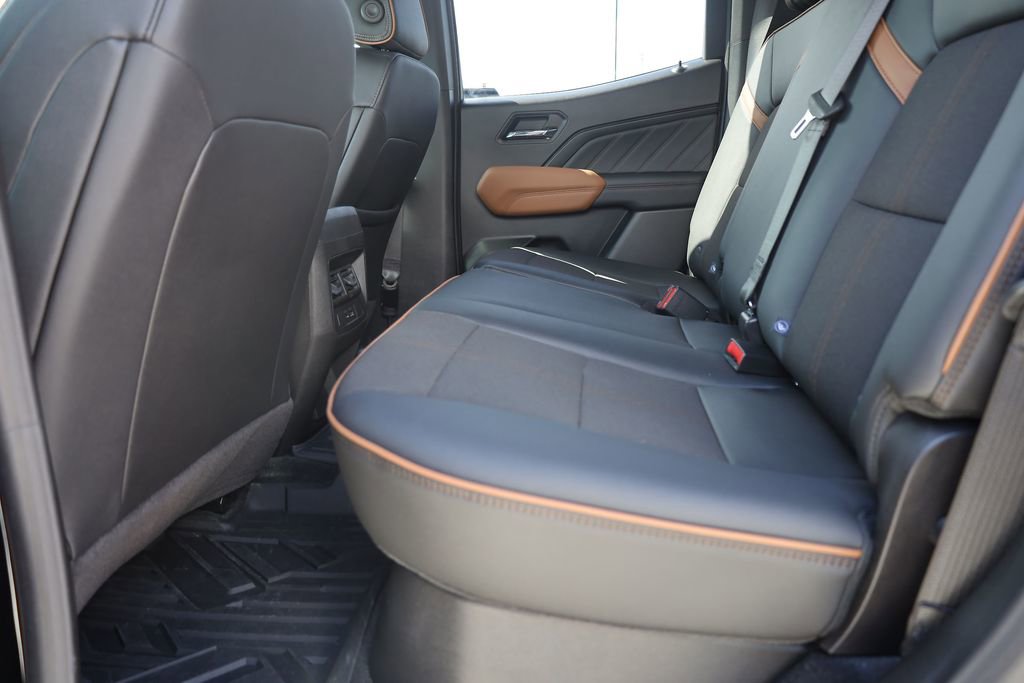 Used 2025 GMC Canyon AT4 image 17