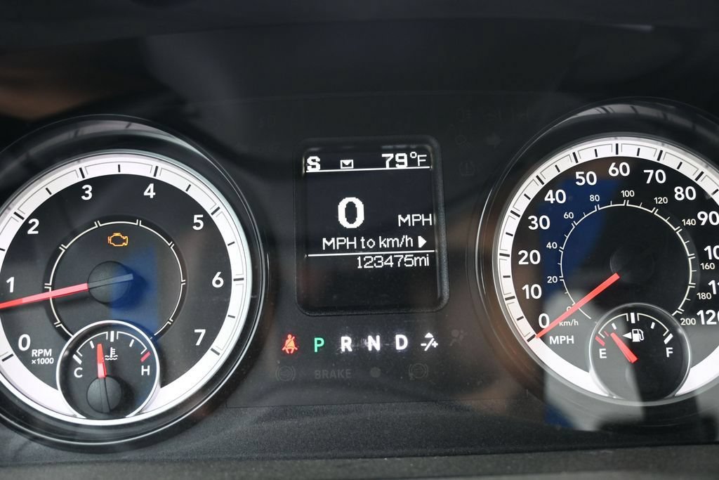 Used 2018 RAM 1500 Classic SLT AWD/4WD image 17