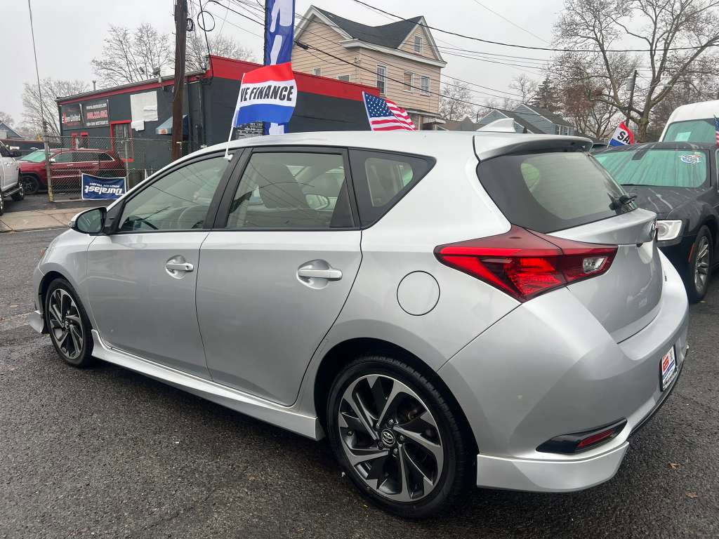 Used 2018 Toyota Corolla iM image 5