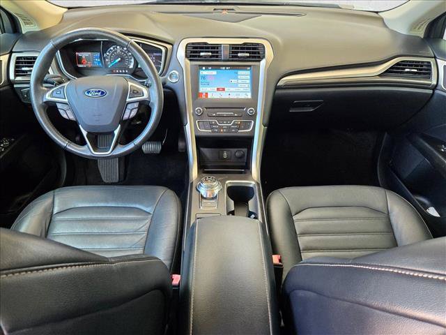 Used 2017 Ford Fusion SE w/ Fusion SE Technology Package FWD image 17