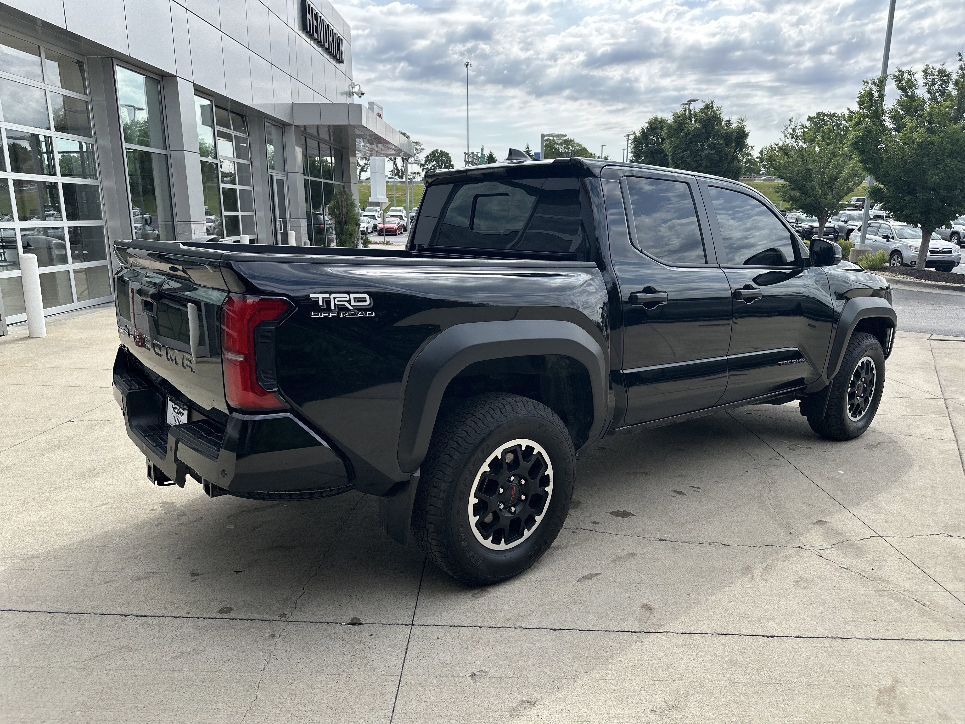 Used 2024 Toyota Tacoma TRD Off-Road w/ TRD Off Road Upgrade Package AWD/4WD image 6