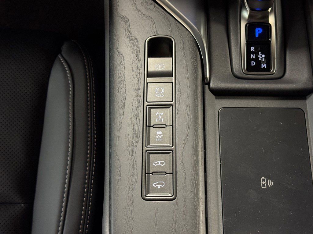 New 2025 Lexus LX 700h Luxury image 23