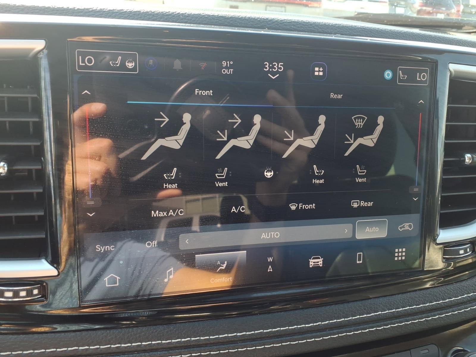 Used 2023 Chrysler Pacifica Limited image 12