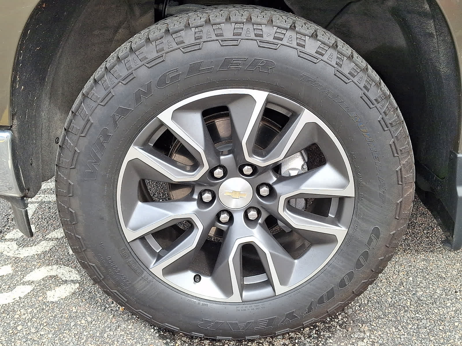 Used 2023 Chevrolet Silverado 1500 LT AWD/4WD image 5