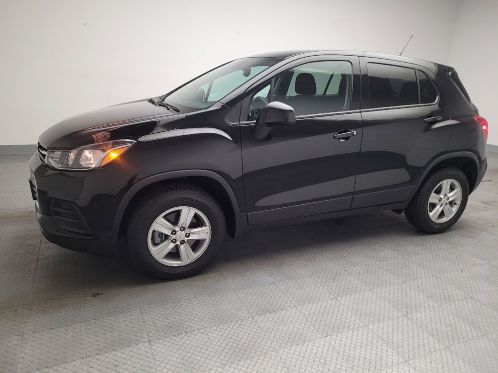 Used 2022 Chevrolet Trax LS w/ Tint and Cruise Package AWD/4WD image 2