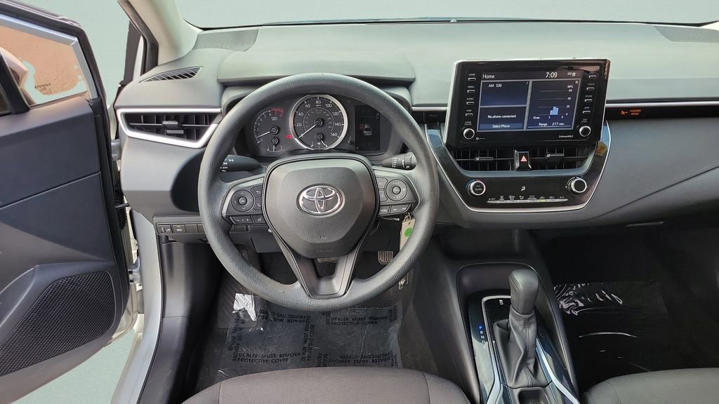 Used 2021 Toyota Corolla LE image 15