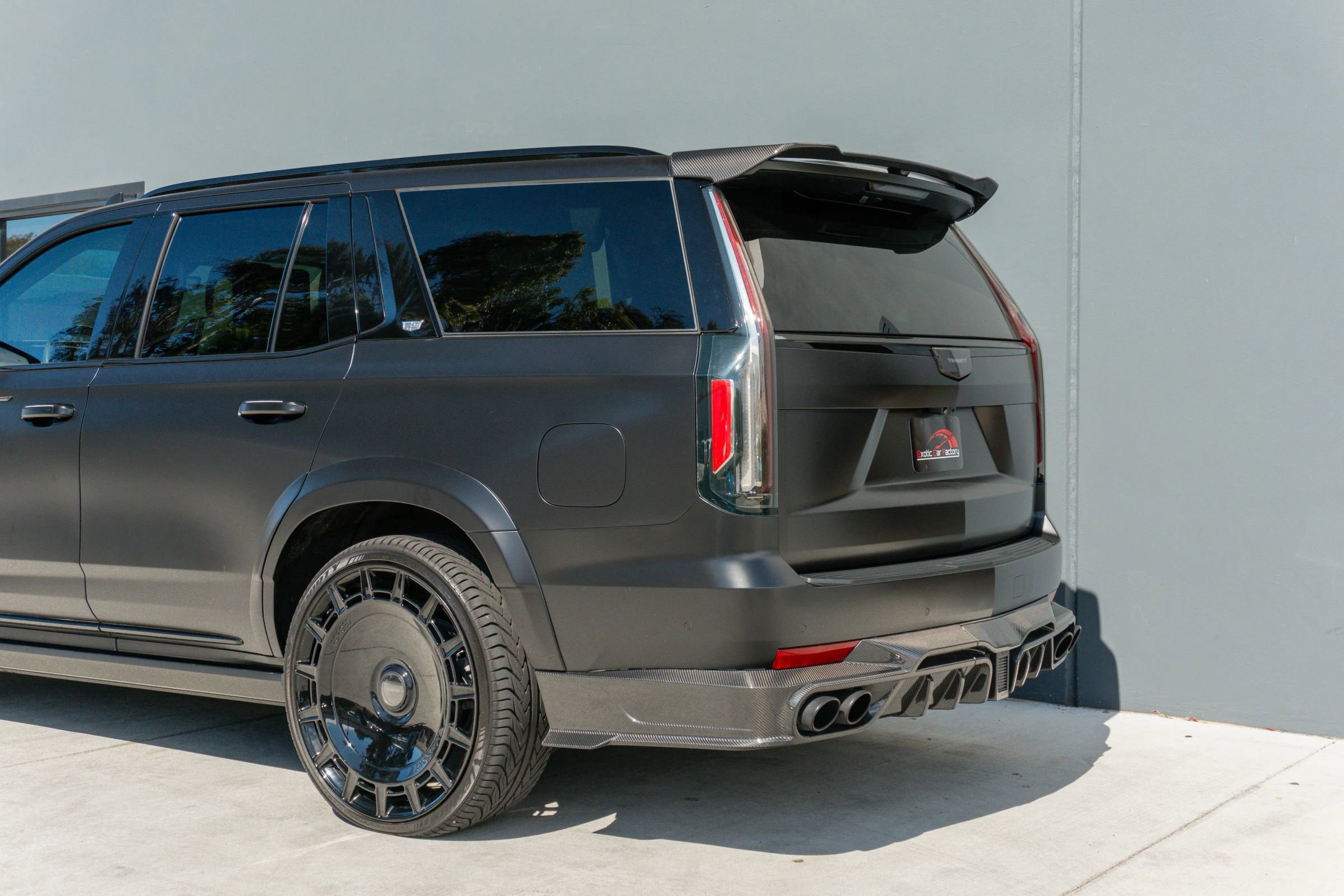 Used 2024 Cadillac Escalade Sport Platinum w/ LPO, ONYX Package image 23