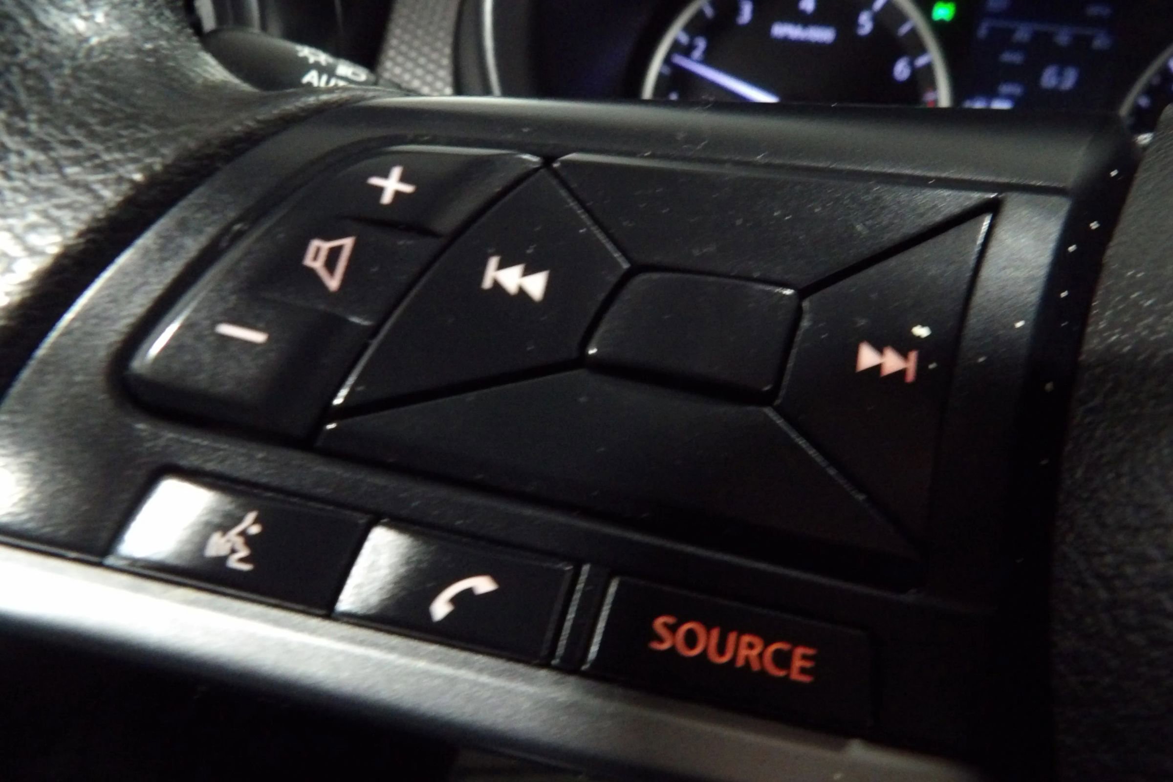 Used 2020 Nissan Kicks S image 15