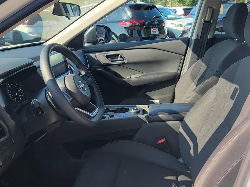 Used 2024 Nissan Rogue S AWD/4WD image 14