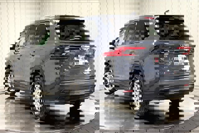 Certified 2025 Toyota Grand Highlander AWD image 12