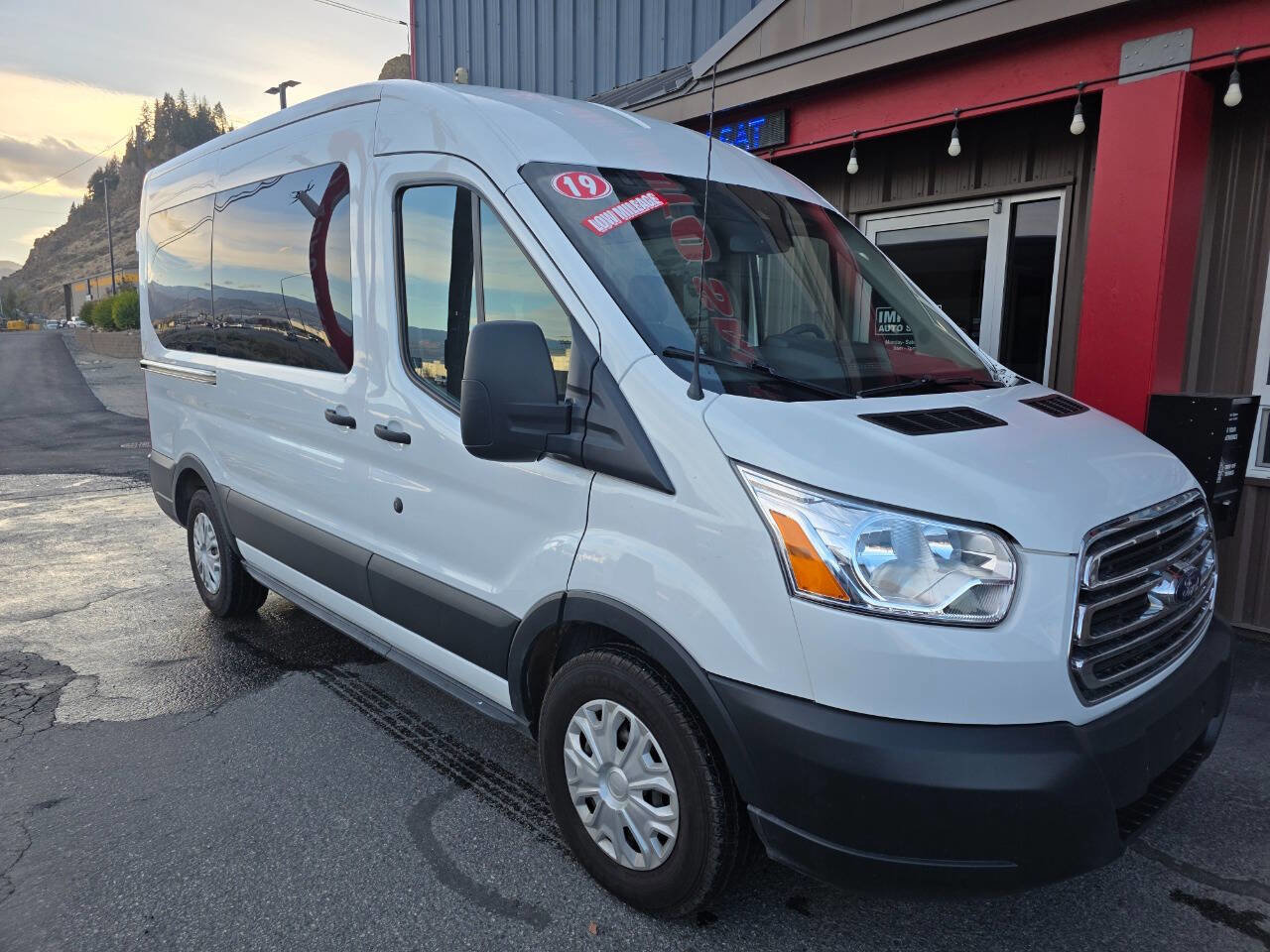 Used 2019 Ford Transit 150 XLT image 7
