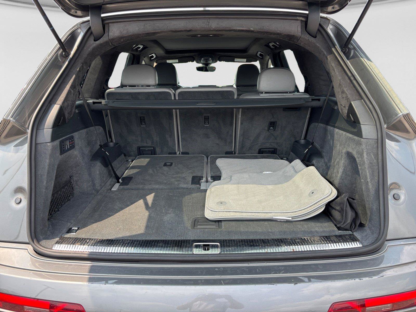 Used 2018 Audi Q7 3.0T Prestige AWD/4WD image 19