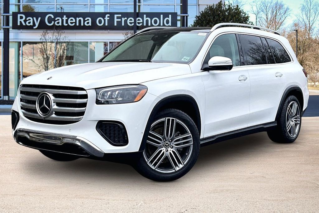 Used 2026 Mercedes-Benz GLS 450 4MATIC image 1