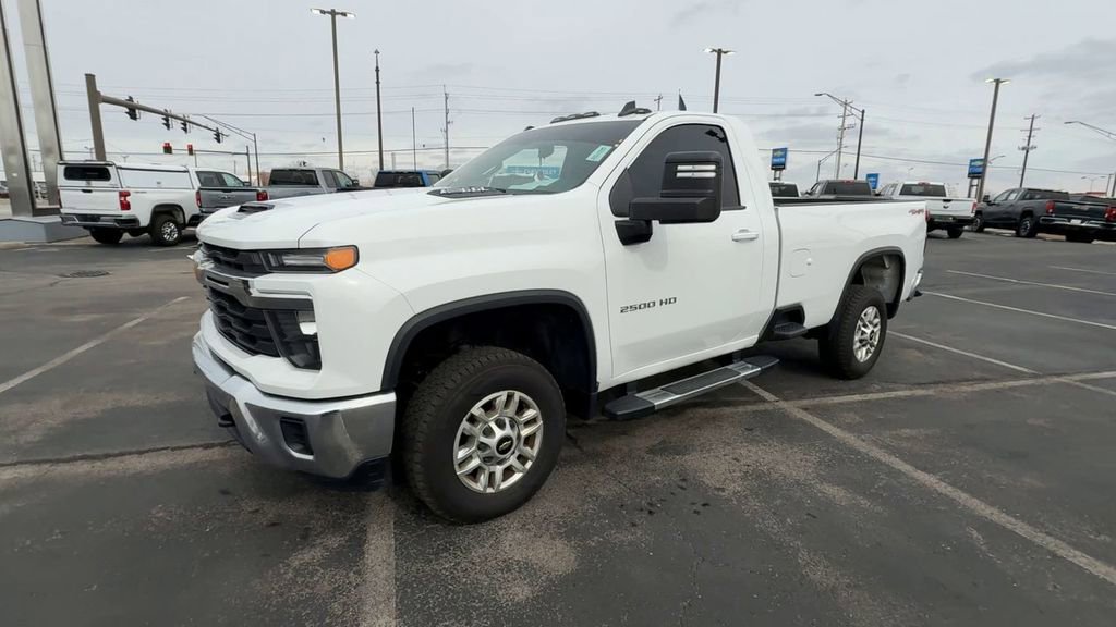 Used 2024 Chevrolet Silverado 2500 LT image 4