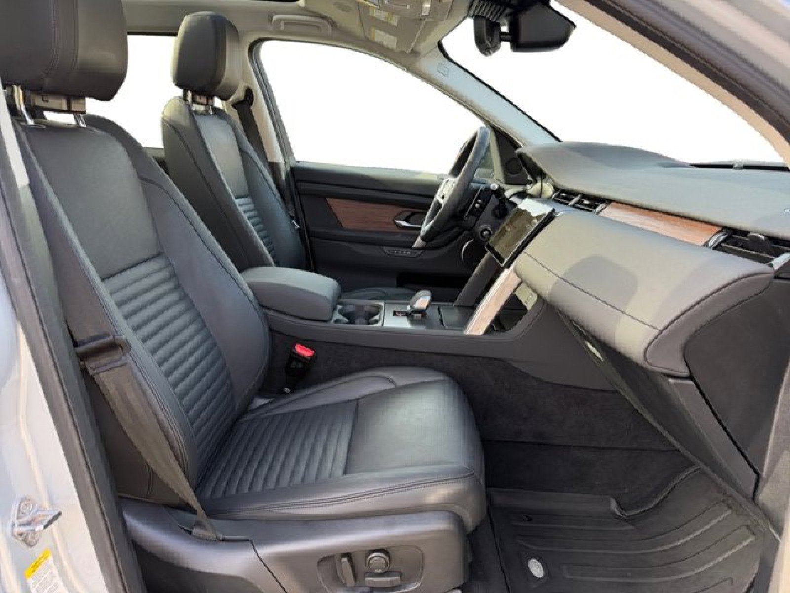 Used 2024 Land Rover Discovery Sport S image 20