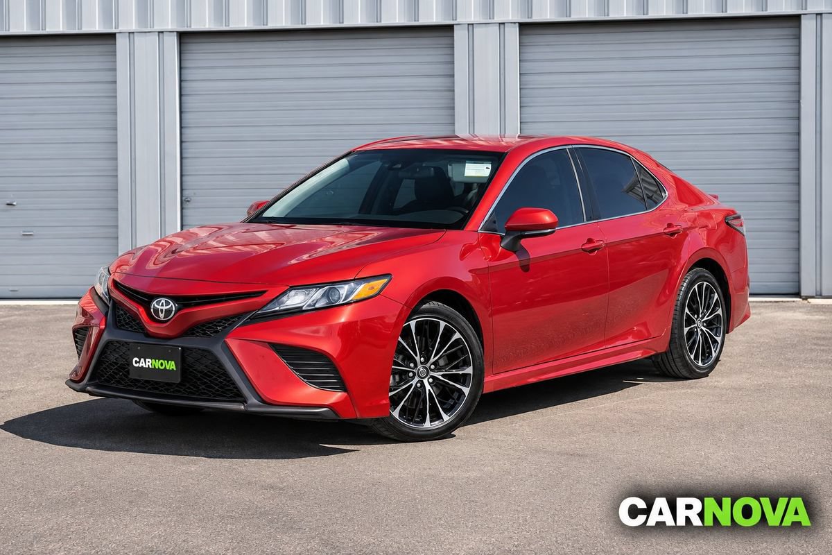 Used 2020 Toyota Camry SE w/ Cold Weather Package AWD/4WD image 1