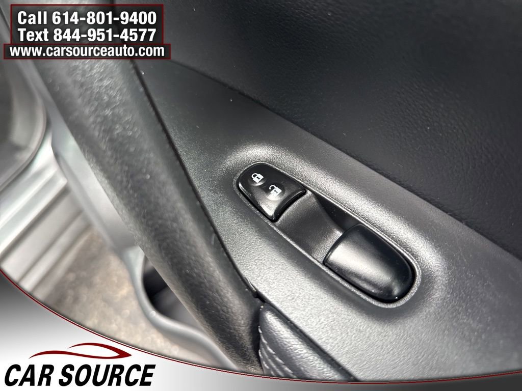 Used 2018 Nissan Rogue SV w/ Premium Package image 37