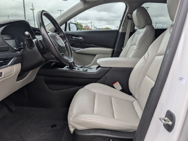 Used 2023 Cadillac XT4 Premium Luxury w/ Driver Assist Package FWD image 27
