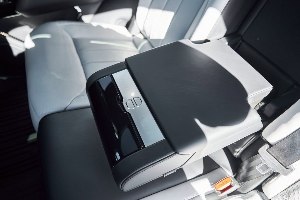 Used 2025 Land Rover Range Rover Sport Autobiography image 39