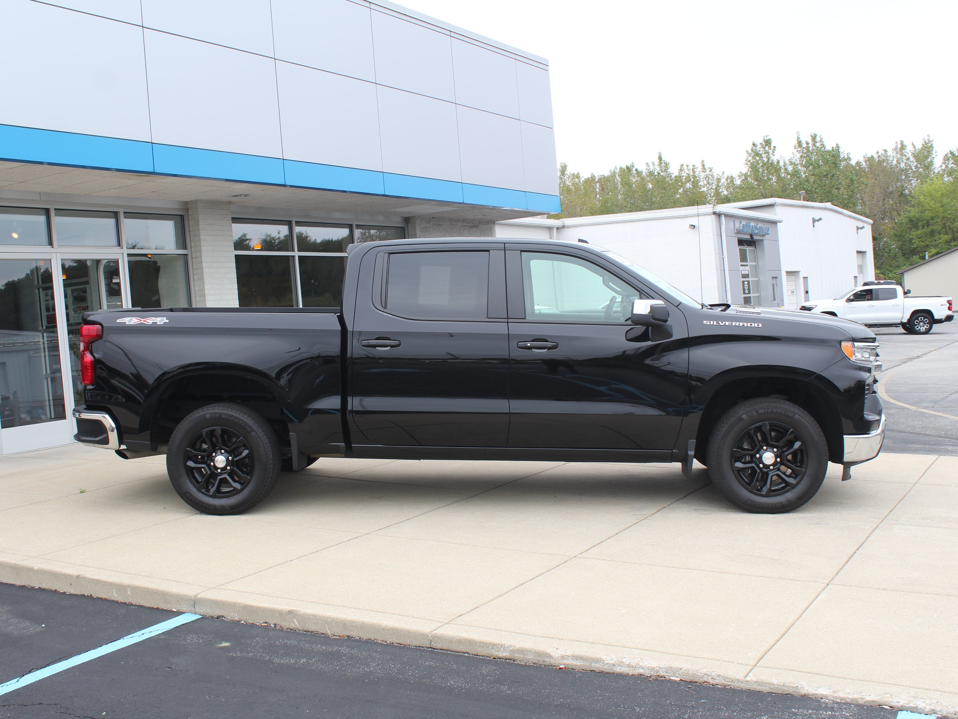 Certified 2026 Chevrolet Silverado 1500 LT AWD/4WD image 5