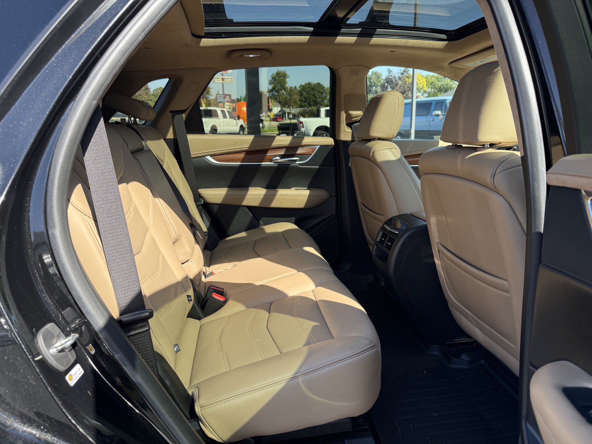 Used 2019 Cadillac XT5 Platinum AWD/4WD image 29