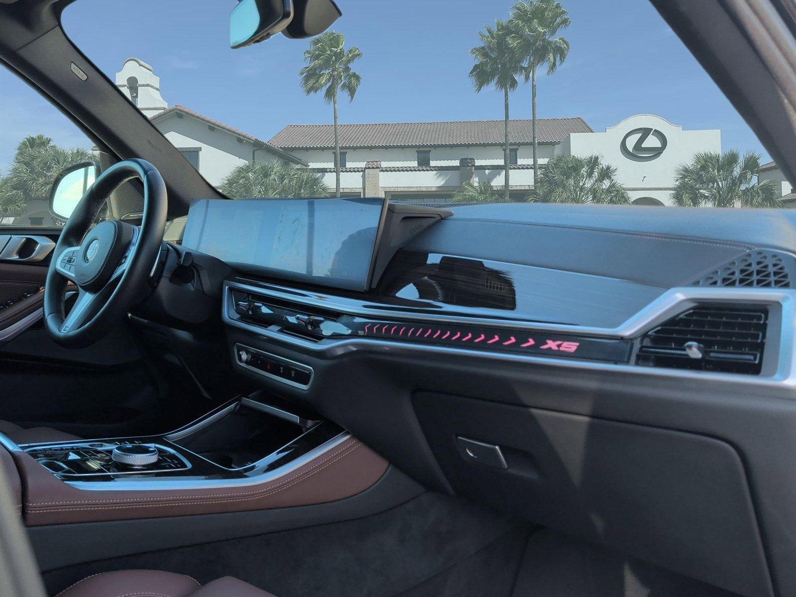 Used 2025 BMW X5 xDrive40i w/ Executive Package image 29