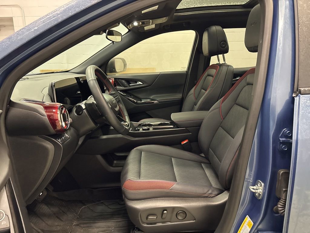 Used 2025 Chevrolet Equinox RS image 16