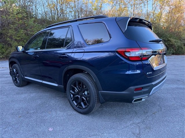 New 2025 Honda Pilot Touring image 4