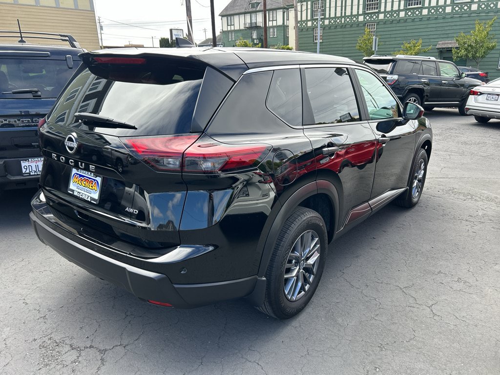 Used 2026 Nissan Rogue S AWD/4WD image 4