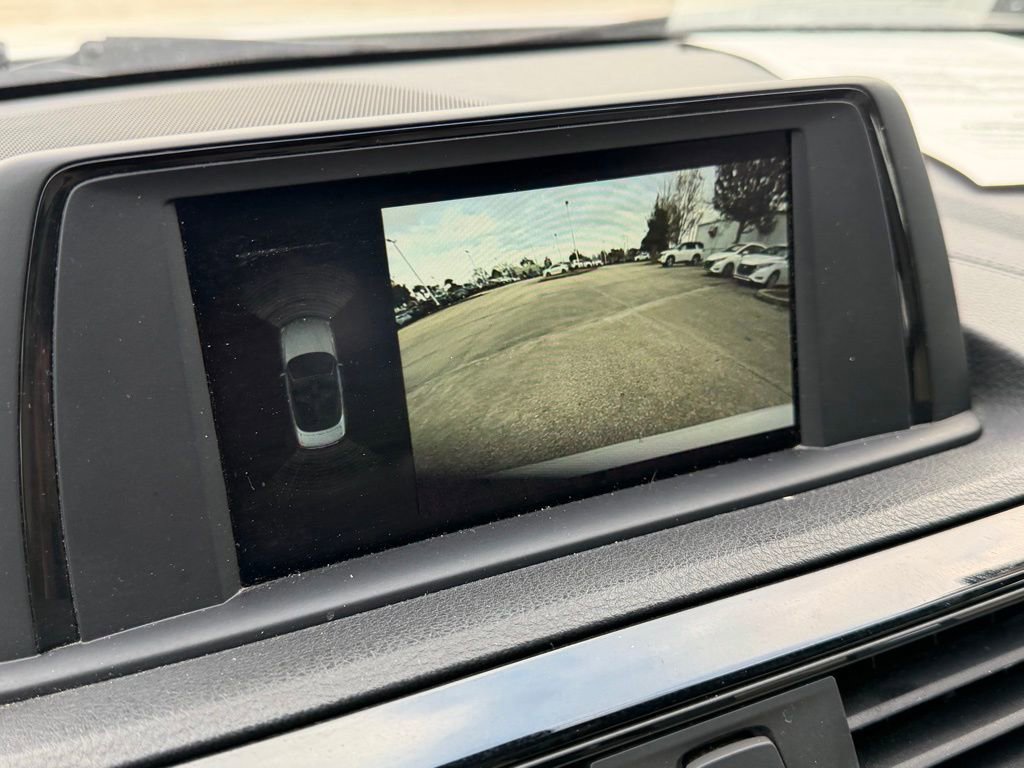 Used 2020 BMW 230i xDrive Convertible image 18