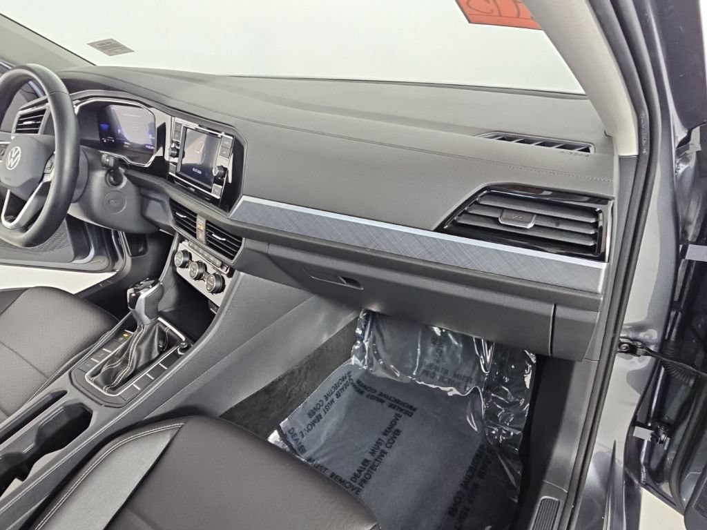 Used 2023 Volkswagen Jetta SE w/ Panoramic Sunroof Package FWD image 14